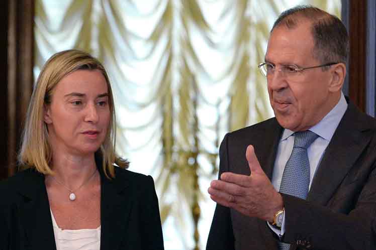 Serguei Lavrov y Federica Mogherini