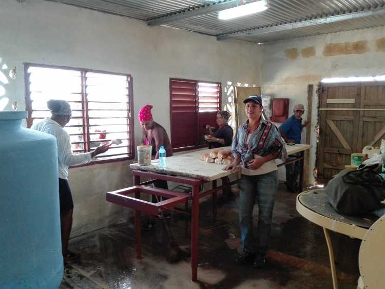 Solidaridad en recuperación de la panadería en La Gloria.