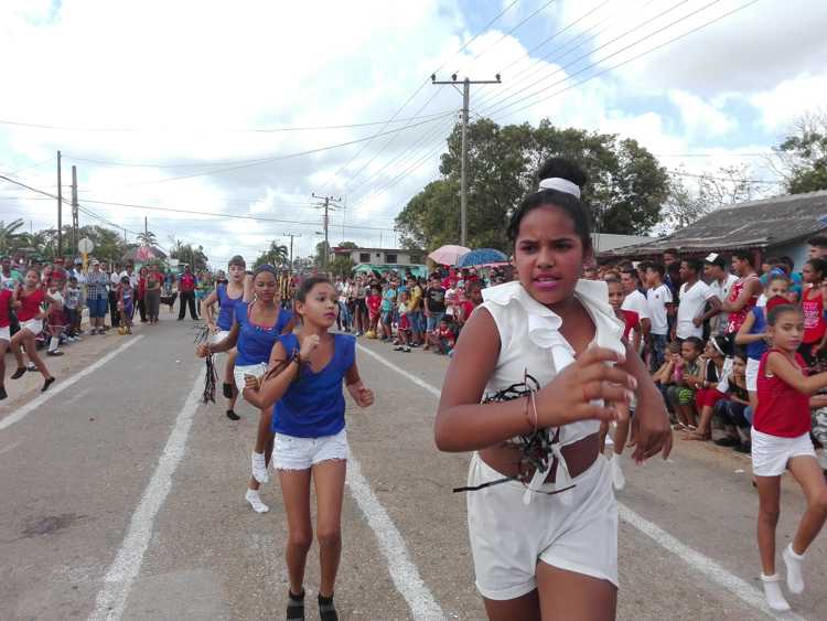 Tabla Gimnástica de los pioneros por el 4 de abril.