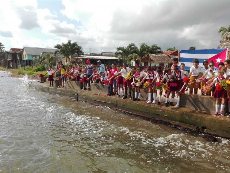 Tributo de los pioneros al Héroe de Yaguajay./Foto: Autora