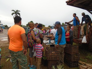 Venta de productos por UBPC 20 Aniversario.