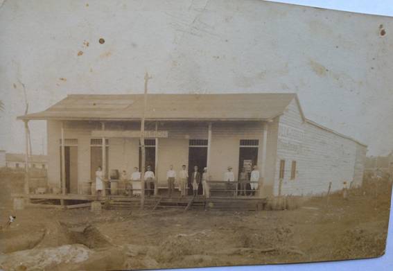 Villa de Caibarien, hostal de Francisco (Pancho) Canals, ubicada en calle Línea esquina a calle Abel Santamaría (Sola 1926).