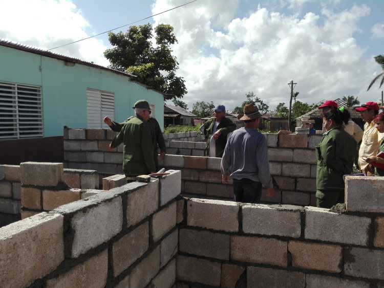 Visita a la construcción de nuevo camapamento de Pioneros.