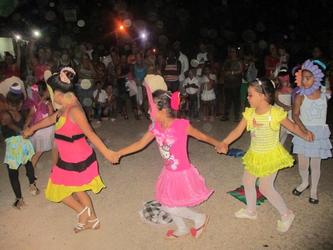 Aficionados del círculo infantil Flor del Naranjo.