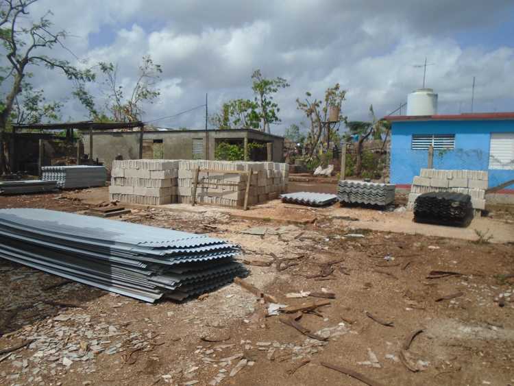 Área destinada a la venta de materiales de construcción en La Gloria.