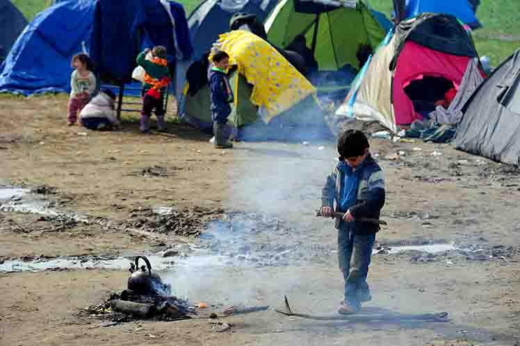 campamento refugiados ninos