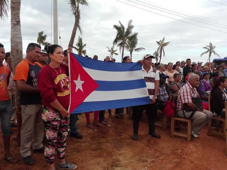 El pueblo reunido en la comunidad de Puerto Piloto.
