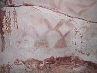 Detalle de pictografías en la Cueva María Teresa.