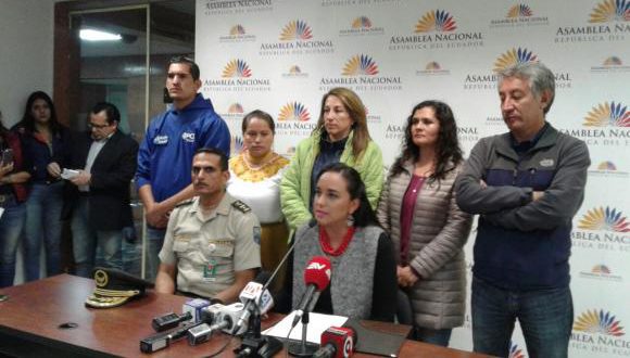 presidenta parlamento ecuador denuncia atentado en su contra 580x330