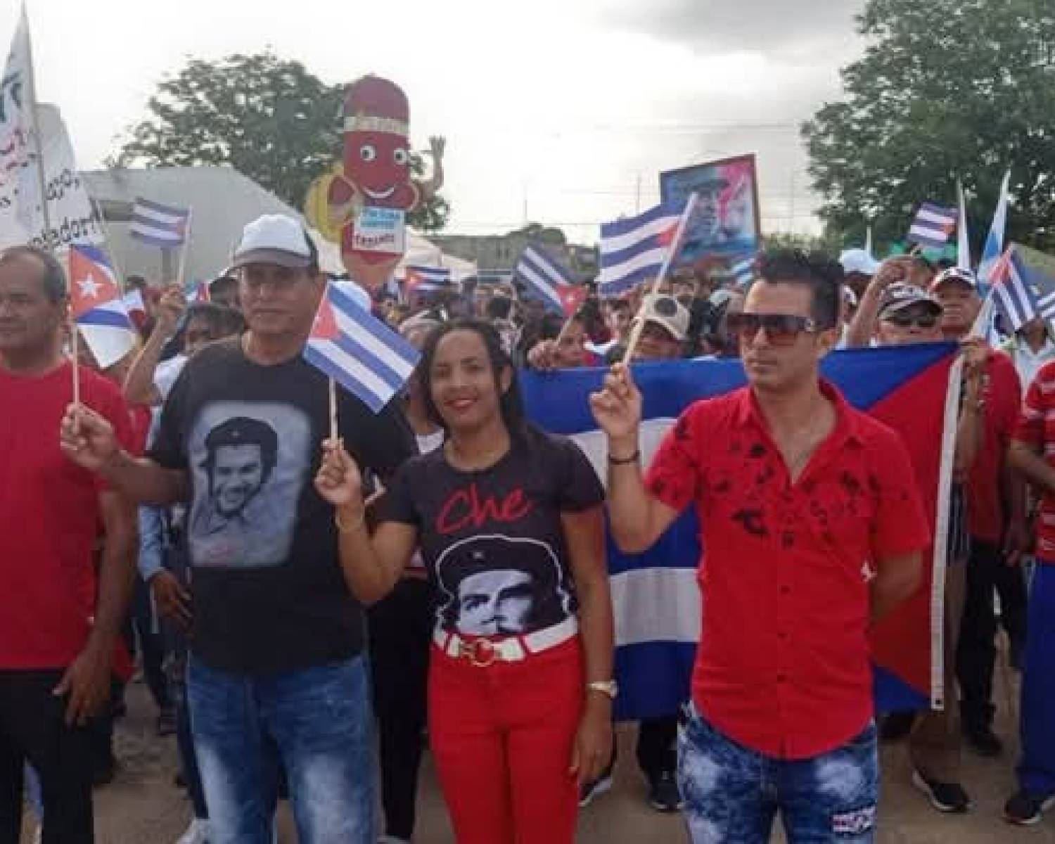 Un 1ro de Mayo por Cuba y creando