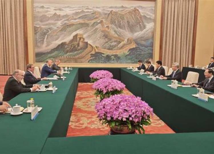 Alto dirigente político de China destaca fortaleza del pueblo cubano (+Foto)