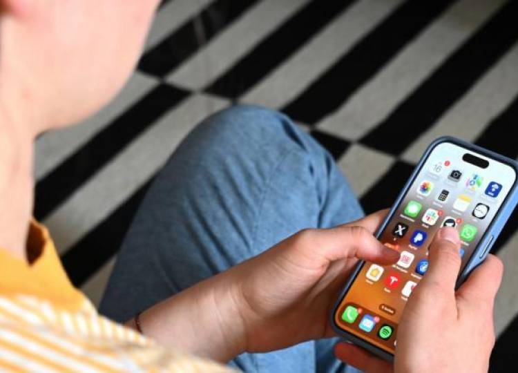 ¿Qué es el 'cerebro popcorn', la epidemia silenciosa provocada por las redes?
