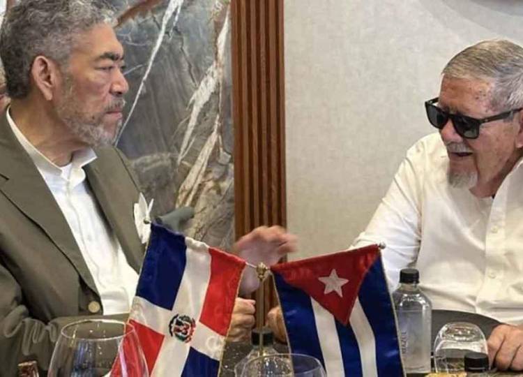 Dirigente izquierda dominicano recibe a comandante cubano Delio Gómez Ochoa