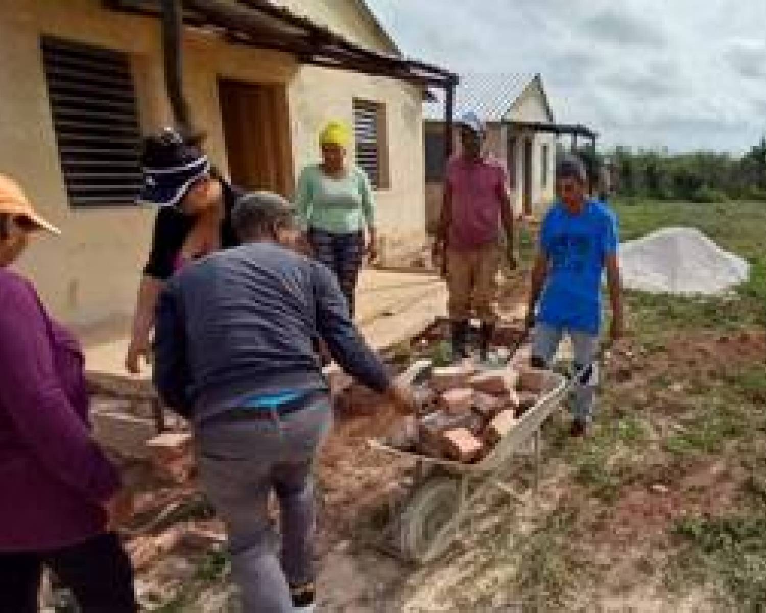 Rehabilitan viviendas en el Consejo Popular Sola en saludo al 26 de julio (+Fotos)
