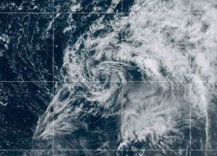 Tormenta tropical Gabrielle avanza por el Atlántico central